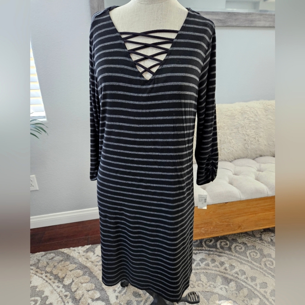 Westport-Black & White Striped Knit Cross Strap rouched mid sleeves SZ L NWT